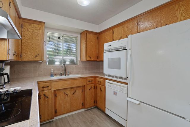 829 S California St, Lodi, CA 95240