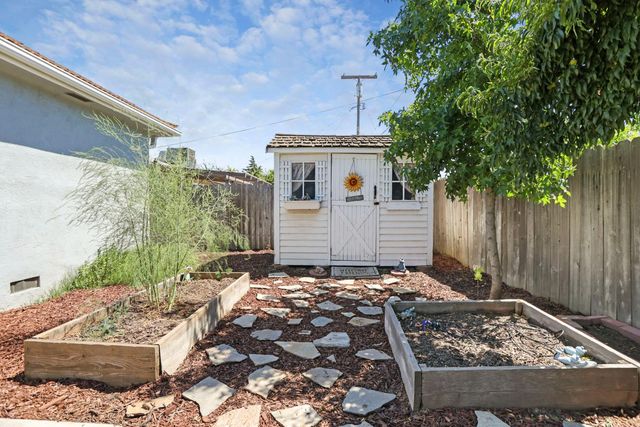829 S California St, Lodi, CA 95240