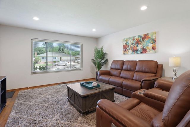 829 S California St, Lodi, CA 95240
