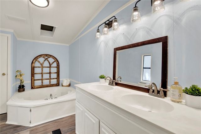 1262 Doodle Hill Road NE, Townsend, GA 31331