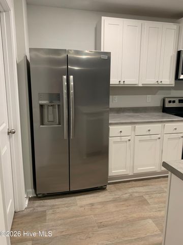 8352 E Highcroft Drive NE, Leland, NC 28451