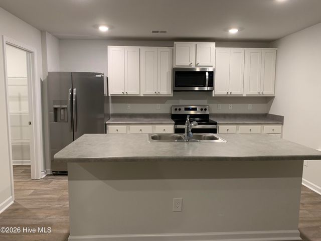 8352 E Highcroft Drive NE, Leland, NC 28451