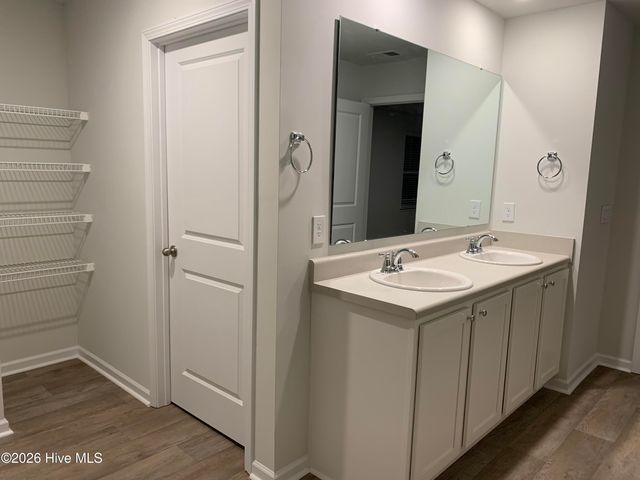 8352 E Highcroft Drive NE, Leland, NC 28451