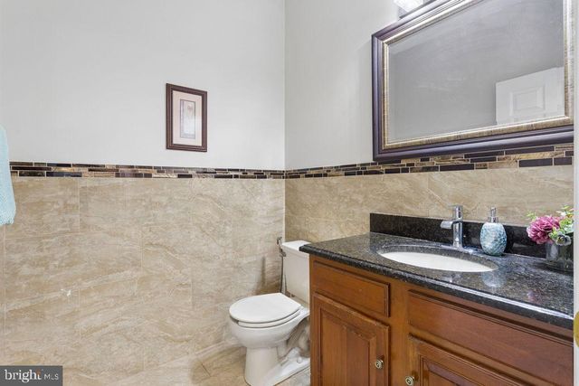 30 LARKSPUR DR, Dayton, NJ 08810