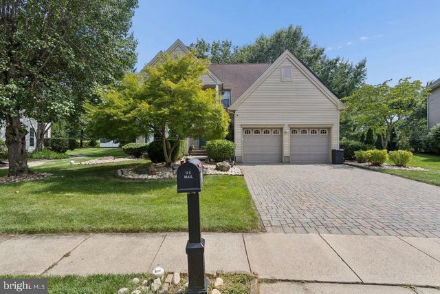30 LARKSPUR DR, Dayton, NJ 08810
