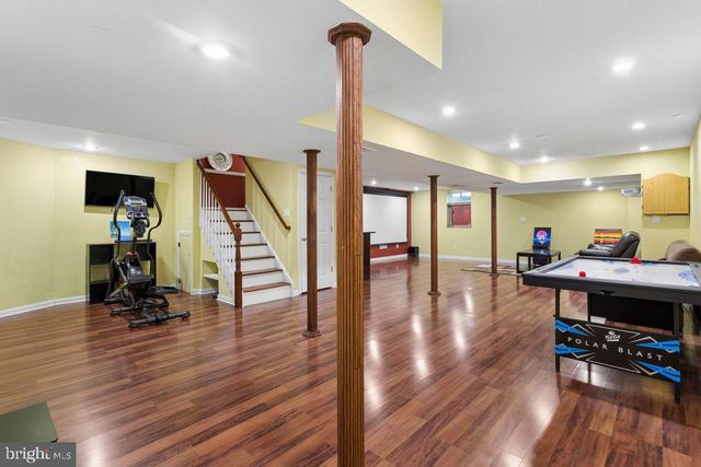 30 LARKSPUR DR, Dayton, NJ 08810