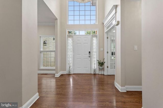 30 LARKSPUR DR, Dayton, NJ 08810