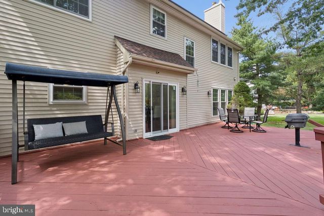 30 LARKSPUR DR, Dayton, NJ 08810