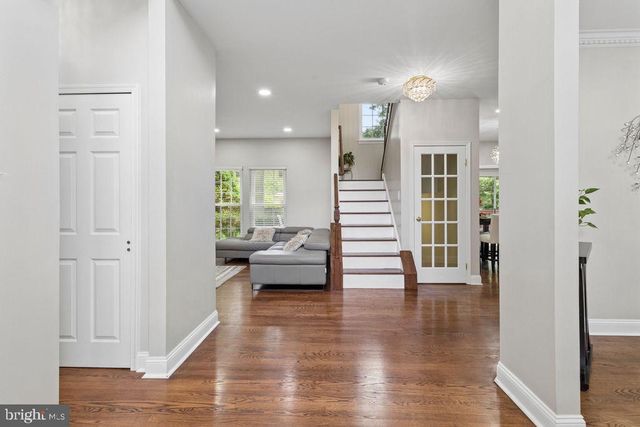 30 LARKSPUR DR, Dayton, NJ 08810