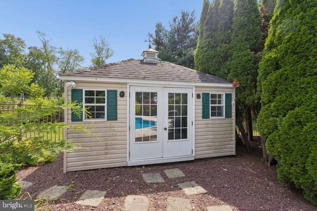 30 LARKSPUR DR, Dayton, NJ 08810