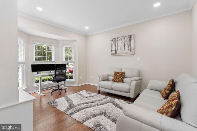 30 LARKSPUR DR, Dayton, NJ 08810