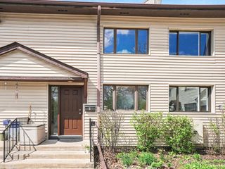 4735 Yender Avenue 5, Lisle, IL 60532