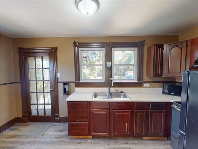 129 Slagle Ave, City Of But Se, PA 16001