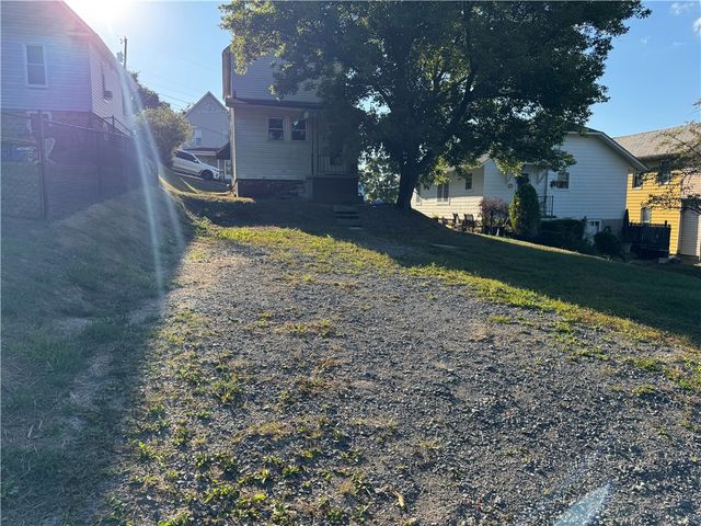 129 Slagle Ave, City Of But Se, PA 16001