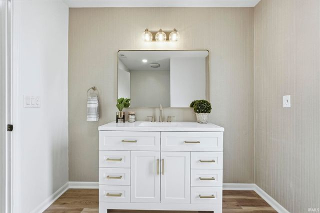 119 S Hadley Road, Fort Wayne, IN 46804