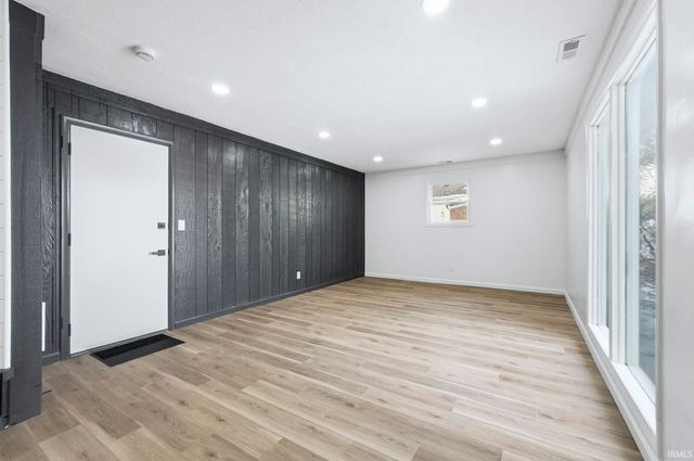 119 S Hadley Road, Fort Wayne, IN 46804