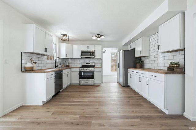 119 S Hadley Road, Fort Wayne, IN 46804