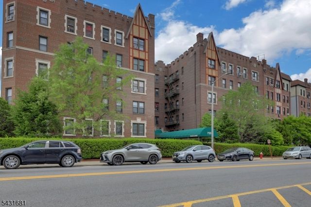 755 Anderson Ave 5i, Cliffside Park Boro, NJ 07010