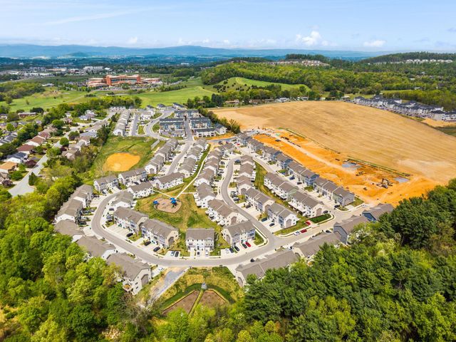 1553 PALOMINO TRL, Rockingham, VA 22801