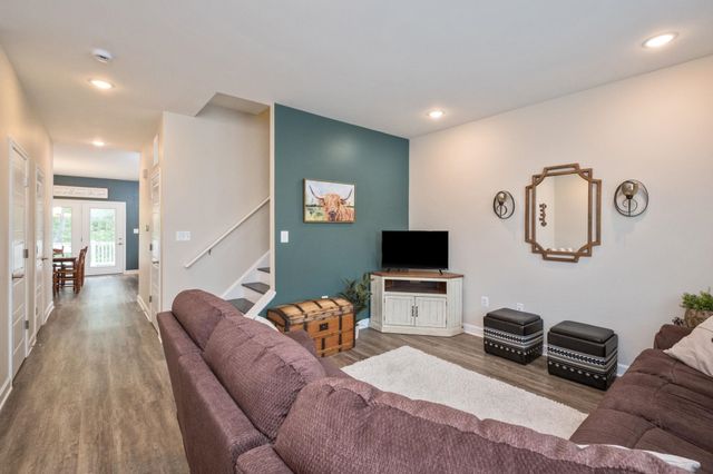 1553 PALOMINO TRL, Rockingham, VA 22801