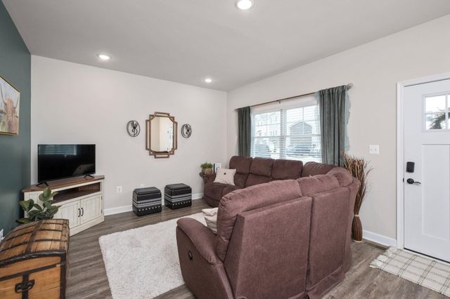 1553 PALOMINO TRL, Rockingham, VA 22801