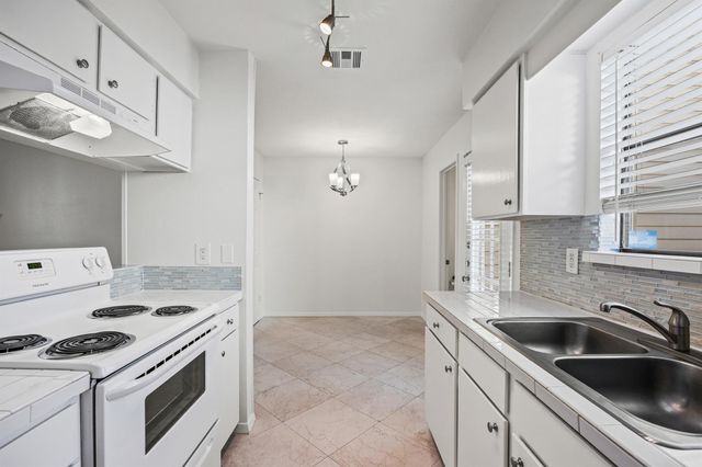 8400 Jamestown DR 226, Austin, TX 78758