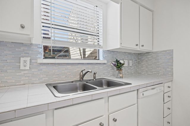 8400 Jamestown DR 226, Austin, TX 78758