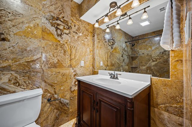 8400 Jamestown DR 226, Austin, TX 78758