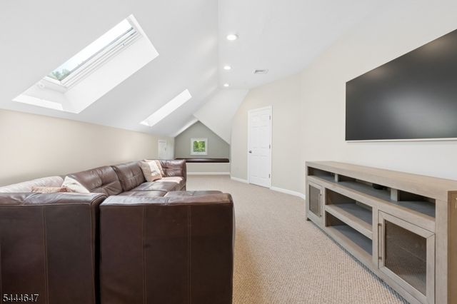 3 Buckingham Rd, Lincoln Park Boro, NJ 07035