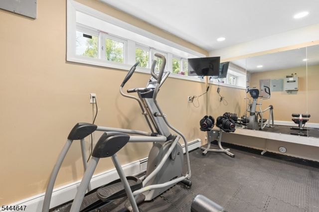 3 Buckingham Rd, Lincoln Park Boro, NJ 07035