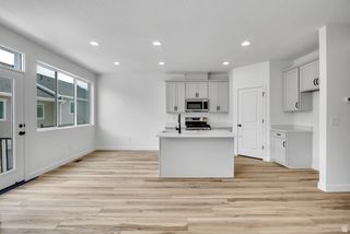 6815 S SURVEY PEAK LN #321, West Jordan, UT 84081