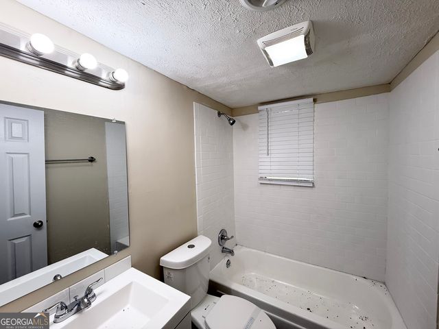 2782 Ocean Valley Drive, Atlanta, GA 30349