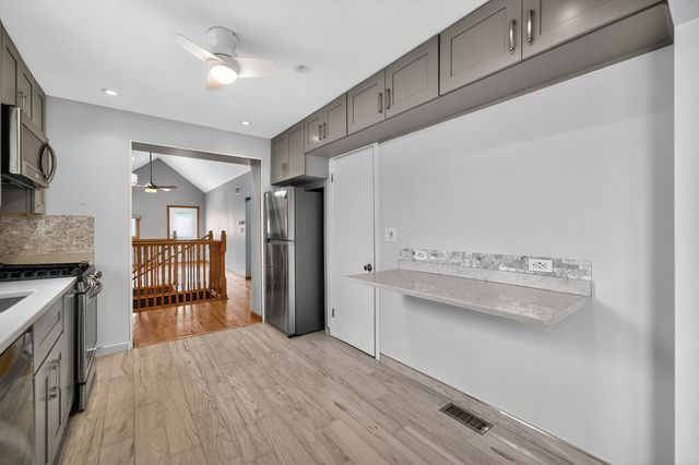 7317 W Myrtle Avenue, Chicago, IL 60631