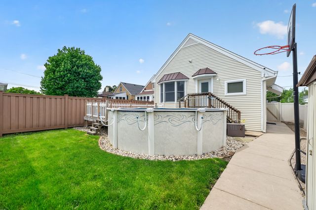 7317 W Myrtle Avenue, Chicago, IL 60631