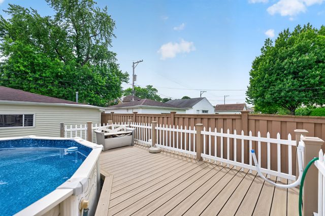 7317 W Myrtle Avenue, Chicago, IL 60631