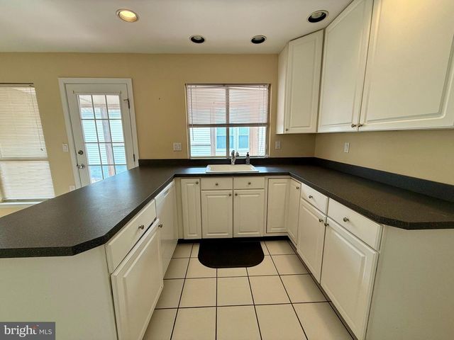 30 COTHERSTONE DR, Southampton, NJ 08088