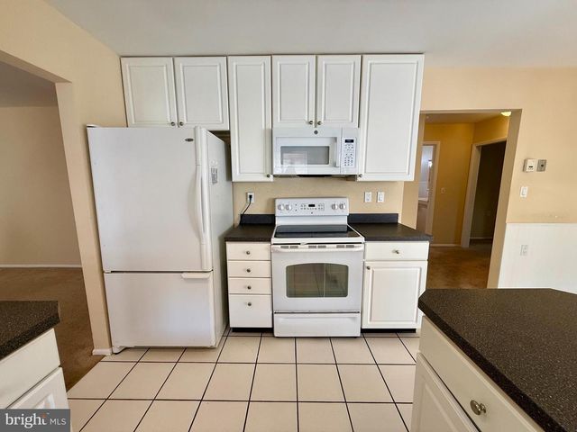 30 COTHERSTONE DR, Southampton, NJ 08088