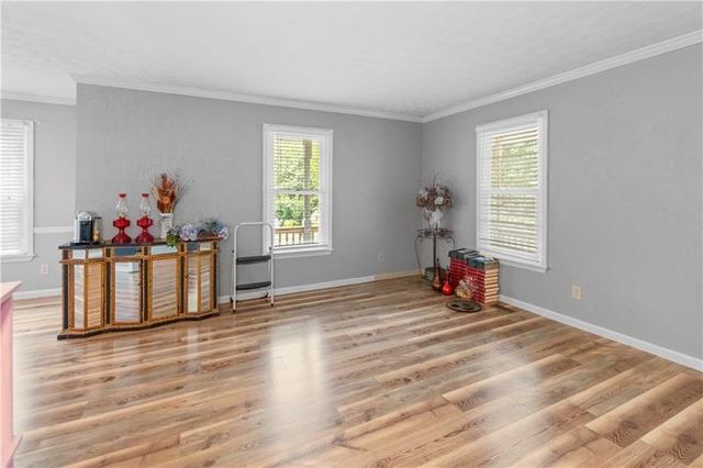 2160 Deer Oaks Trail, Lawrenceville, GA 30044