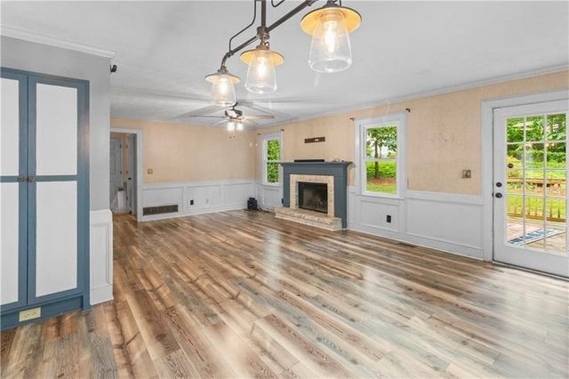 2160 Deer Oaks Trail, Lawrenceville, GA 30044