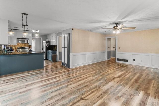 2160 Deer Oaks Trail, Lawrenceville, GA 30044