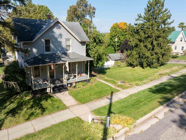 420 Vine Street, Baraboo, WI 53913