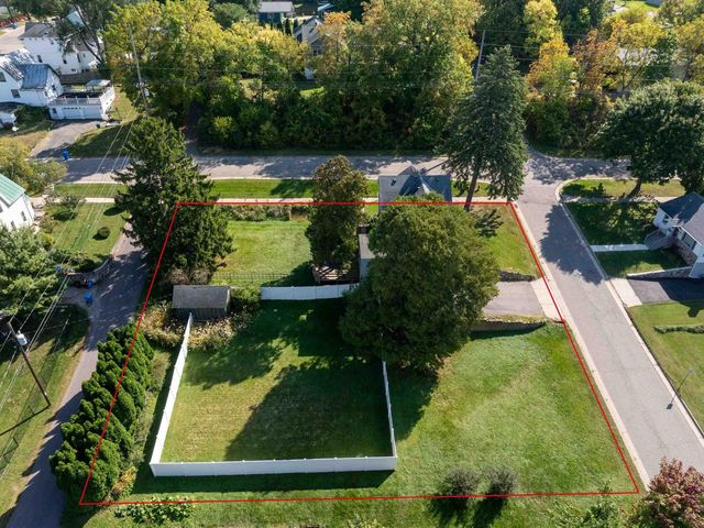 420 Vine Street, Baraboo, WI 53913