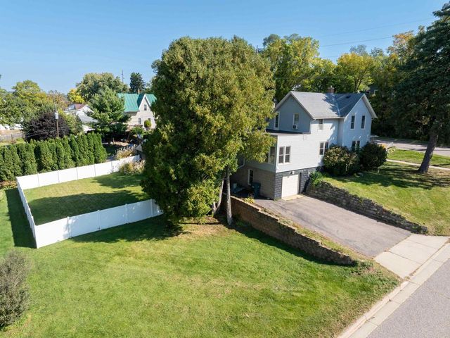 420 Vine Street, Baraboo, WI 53913