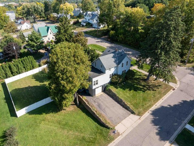 420 Vine Street, Baraboo, WI 53913