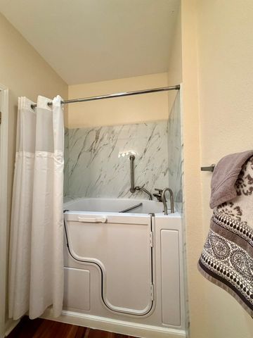 103 Whispering Wind DR, Georgetown, TX 78633