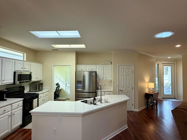 103 Whispering Wind DR, Georgetown, TX 78633