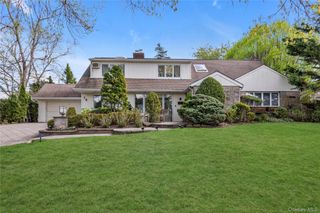 76 Parkview Drive, Searingtown, NY 11507