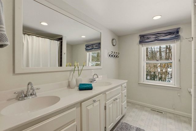 5 Bayberry Lane, Exeter, NH 03833