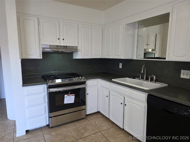 3329 E 47th Place, Tulsa, OK 74135