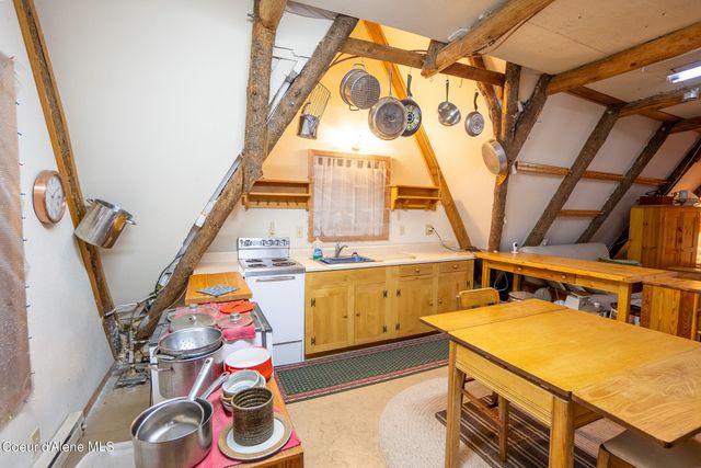 1110 Roosevelt Rd, Bonners Ferry, ID 83805